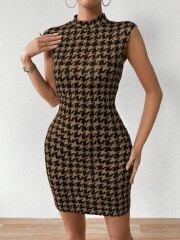 Kadın Yarı Balıkçı Yaka Kolsuz Desenli Kısa Dalgıç Elbise