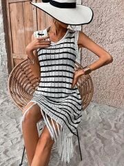 Kadın Kolsuz V Yaka Eteği Püsküllü çizgi Desen Triko Elbise