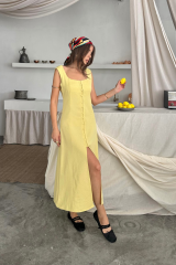 KETEN KOLSUZ KARE YAKA DÜĞME DETAYLI ELBİSE - Sarı