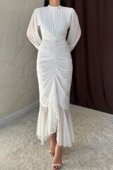 Beyaz Önü Büzgülü Şifon Elbise