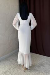 Beyaz Önü Büzgülü Şifon Elbise