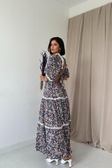 Desenli Sırtı Dekolteli Brode Elbise