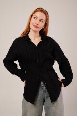 Hakim Yaka Çizgili Cep Detaylı Siyah Gömlek