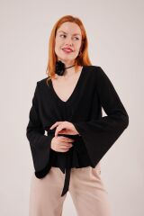 Ön Bağlamalı Volan Kol Siyah Bluz