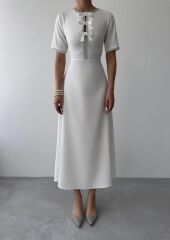 Wera Taşlı Fiyonk Detaylı Elbise