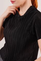 Fitilli Kısa Kollu Parlak Siyah Bluz