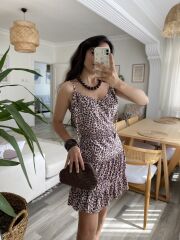 Kadın Askılı V Yaka Beli Pileli Leopar Desen Eteği Fırfırlı Süprem Elbise