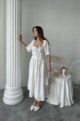 Beyaz Dantel Detaylı Brode Elbise