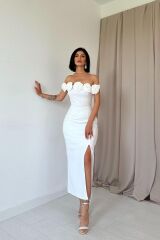 Beyaz Madonna Yaka Güllü Elbise