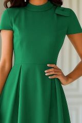 Kadın Kısa Kollu Yarı Balıkçı Yaka Pileli Janjan Krep Midi Elbise
