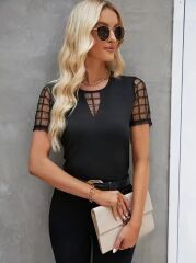 Kadın Kısa Kollu Yakası Açık Damla Ağ Tül Detaylı Viskon Bluz