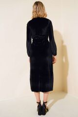 Kadın Fırsat ürünü Leopar Desen Pul Payet Işlemeli Midi Boy Kadife Kumaş Elbise