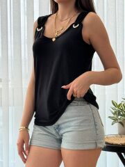 Kadın Askılı V Yaka Kuş Gözü Detaylı Viskon Bluz