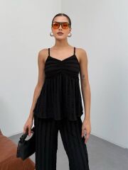 Kadın Siyah Dokulu Askılı Üst Ve Bol Paça Pantolon 2’li Takım