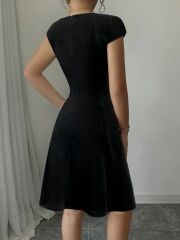 Kadın Kısa Kollu Geometrik Yakalı Janjan Krep Elbise