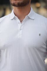 Erkek Yakalı Arma Detaylı Kısa Kollu Tişört