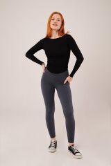 Yaka Detay Uzun Kollu Basic Siyah Bluz