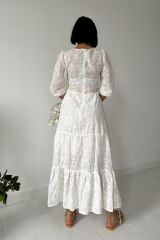 Beyaz Düğmeli Brode Elbise