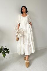 Beyaz Düğmeli Brode Elbise