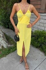 Göğsü Aksesuarlı Önü Yırtmaçlı Elbise 2899