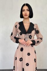 Vizon Yaka Nakışlı Elbise