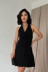 Siyah Sırtı Açık Ceket Yakalı Elbise