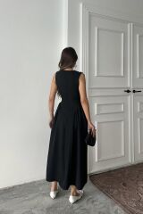 Siyah Gül Detaylı Atlas Elbise