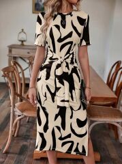 Kadın Kısa Kollu Bisiklet Yaka Desenli Belden Bağlamalı Yandan Yırtmaçlı Süprem Elbise