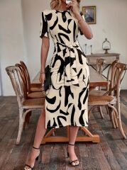 Kadın Kısa Kollu Bisiklet Yaka Desenli Belden Bağlamalı Yandan Yırtmaçlı Süprem Elbise