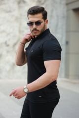Erkek Yakalı Arma Detaylı Kısa Kollu Tişört