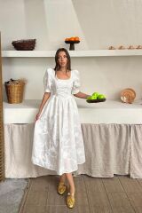 Beyaz Balon Kollu Brode Elbise