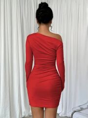 Kadın Uzun Kollu Tek Omuzu Açık Yanlardan Büzgülü Kısa Sandy Elbise