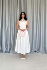 Beyaz Önü Dantel Detaylı Kemerli Elbise