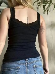 Kadın Askılı Yuvarlak Yaka Dantel Detay Kaşkorse Bluz