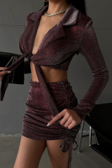 SİMLİ KUMAŞ BAĞLAMA DETAYLI CROP BLUZ -KISA BÜZGÜ DETAYLI ETEK - Bordo