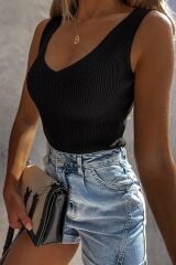 Kadın Kolsuz V Yaka Triko Bluz