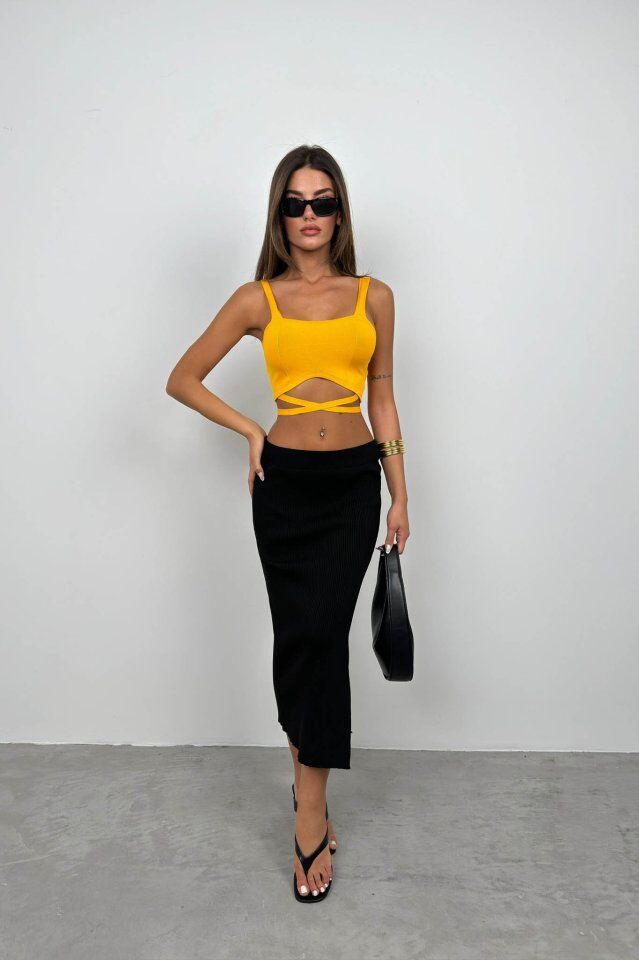 Bel Bağcıklı Crop Bluz