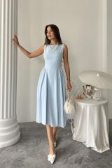 Mavi Yanları Büzgülü Midi Boy Keten Elbise