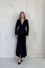 Siyah Önü Yırtmaçlı Güllü Elbise