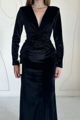 Siyah Önü Yırtmaçlı Güllü Elbise