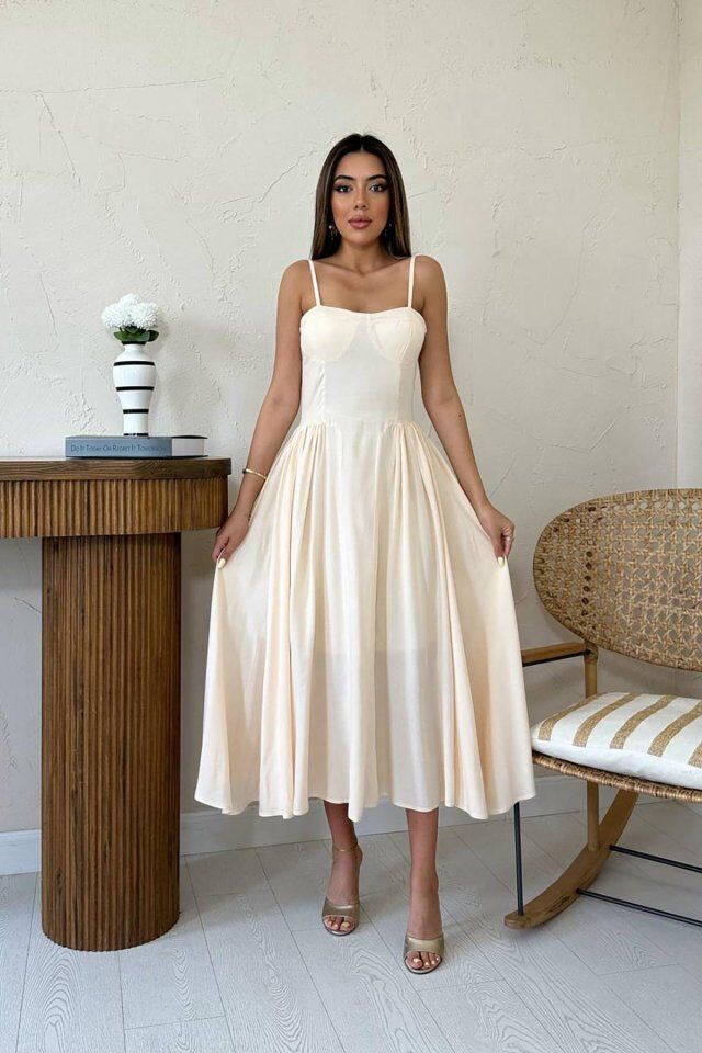 Bej Göğüs Kuplu Uzun Büzgülü Elbise