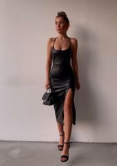 Siyah Sırt Dekolteli Deri Elbise