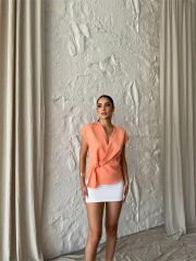 YANDAN BAĞLAMA DETAYLI KOLSUZ BLUZ - Somon