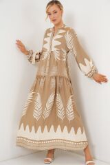 2423 Otantik Desenli Tesettür Elbise - M. Camel