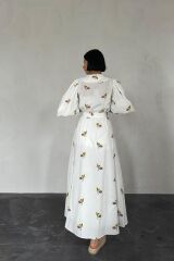 Kahverengi Yakası Çiçek Motifli Kemerli Elbise