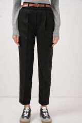 6686 Pileli Kemerli Kumaş Pantolon - Siyah