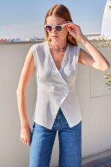 916 Düğme Detaylı Örme Yelek - Beyaz