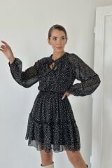 Siyah Eteği Katlı Puantiyeli Elbise