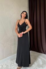 Siyah Büzgülü Uzun Güllü Elbise