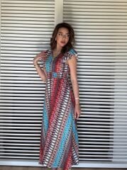 Kadın Kısa Kollu V Yakalı Desenli Yandan Yırtmaçlı Süprem Elbise